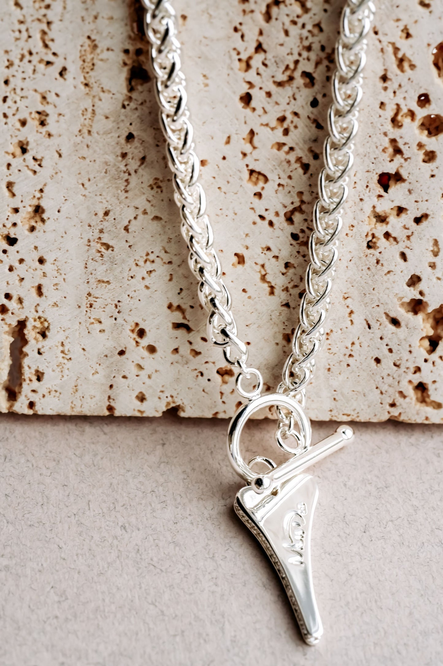 NEW!!! SILVER T BAR NEKLACE *