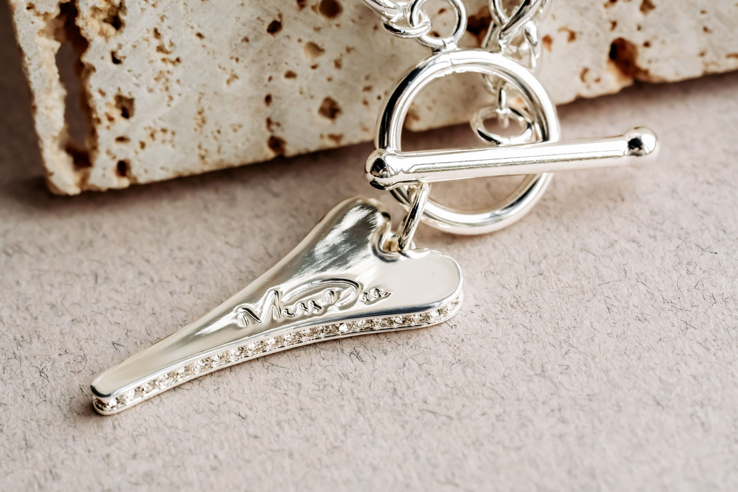 NEW!!! SILVER T BAR NEKLACE *