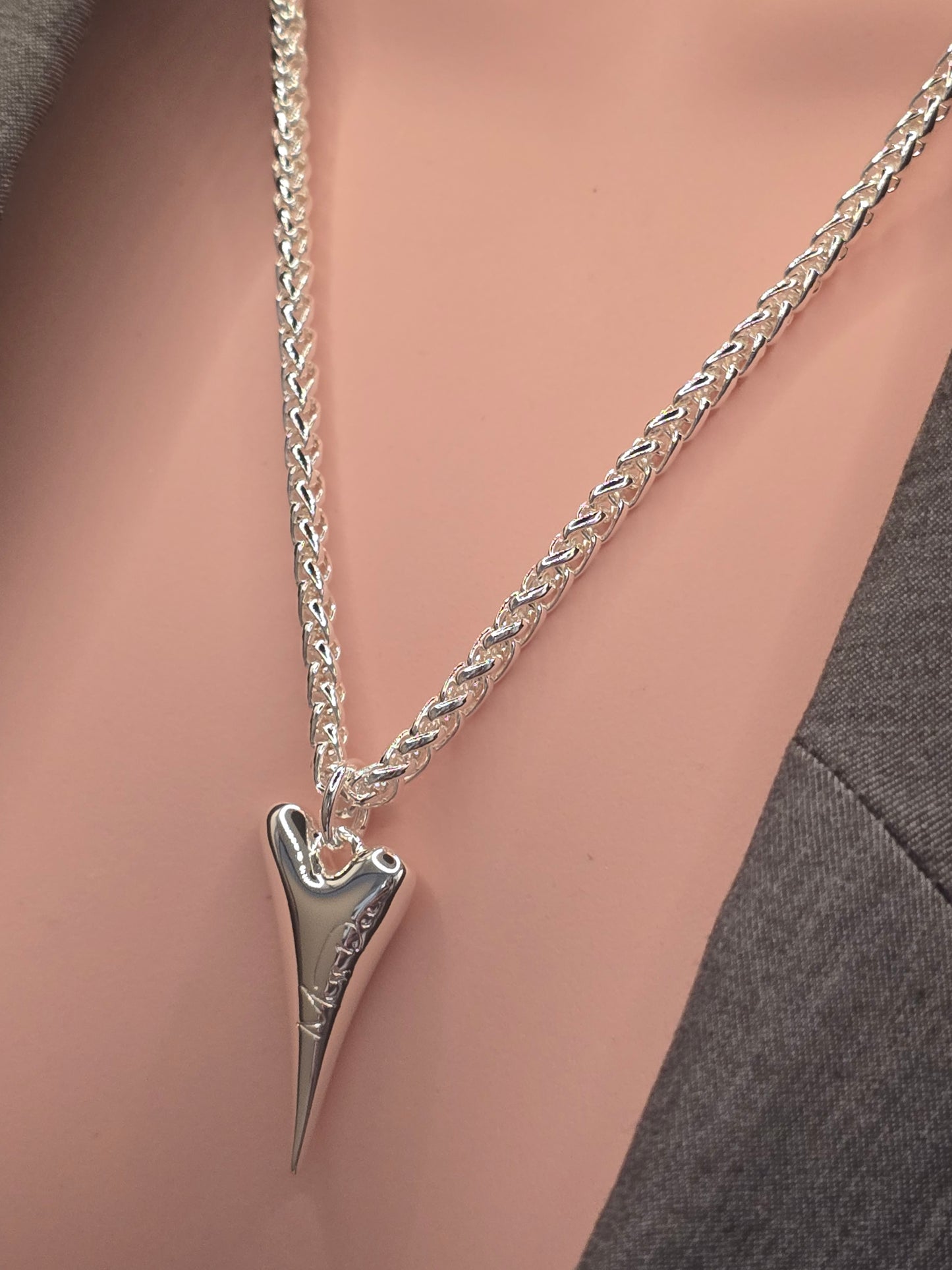 SILVER SOLID HEART NECKLACE*