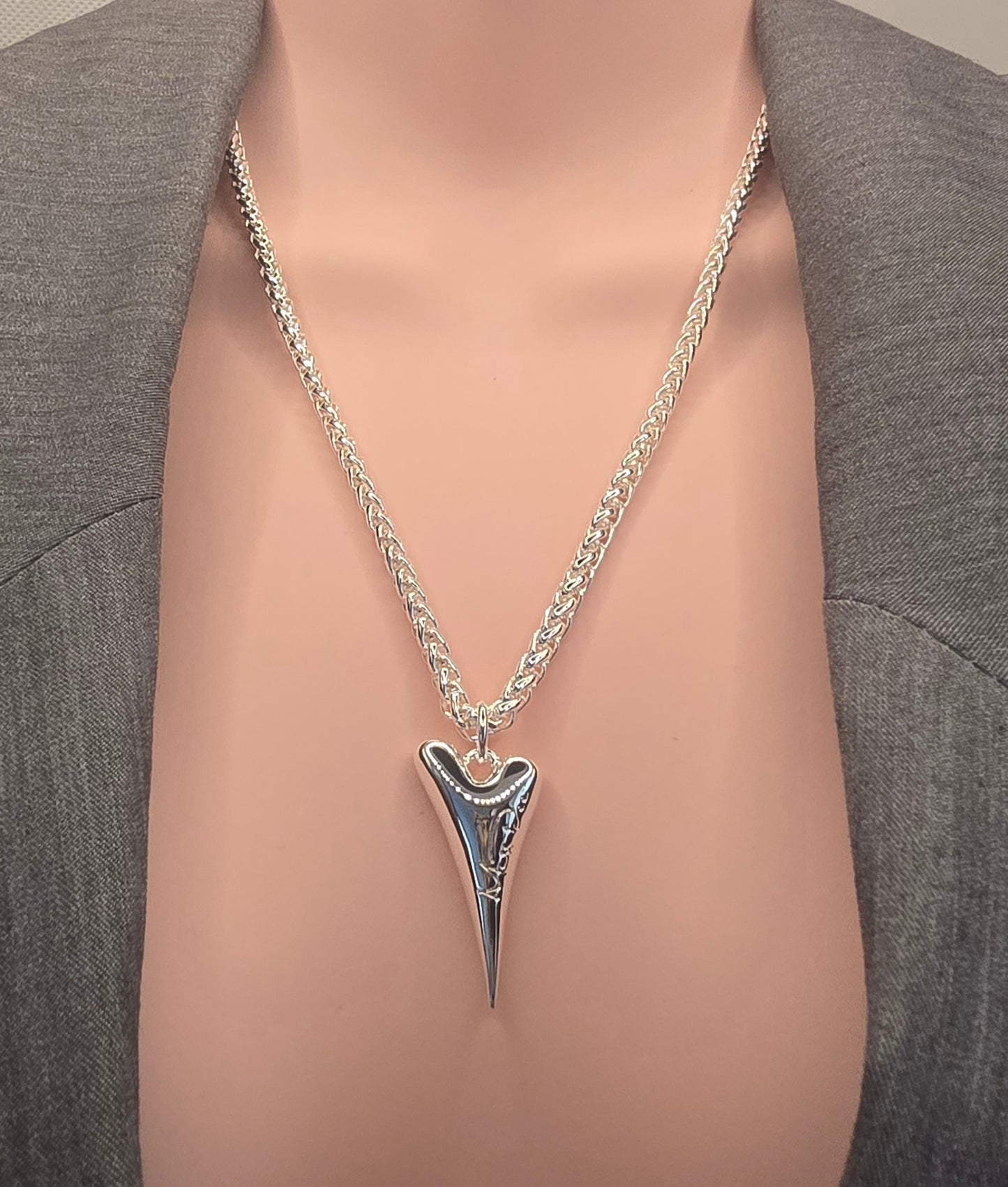 SILVER SOLID HEART NECKLACE*