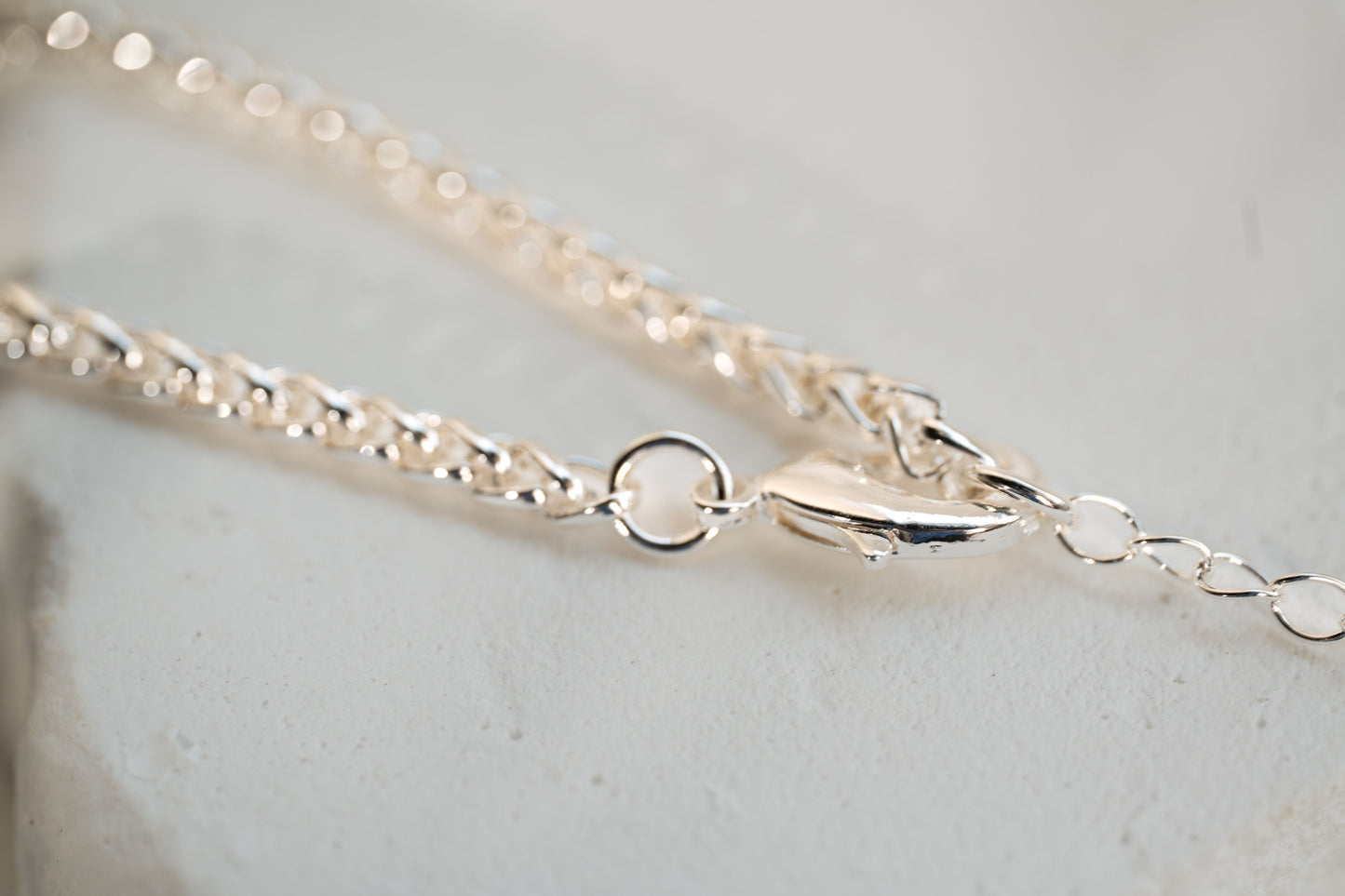 SILVER SOLID HEART NECKLACE*