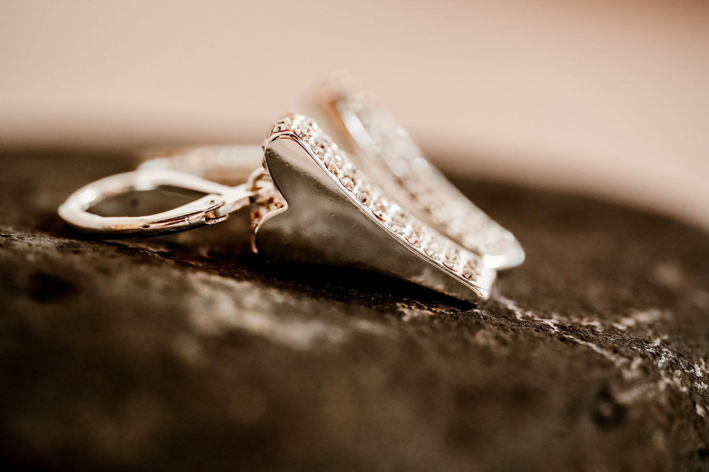 SILVER DIAMANTE HEART EARRINGS *