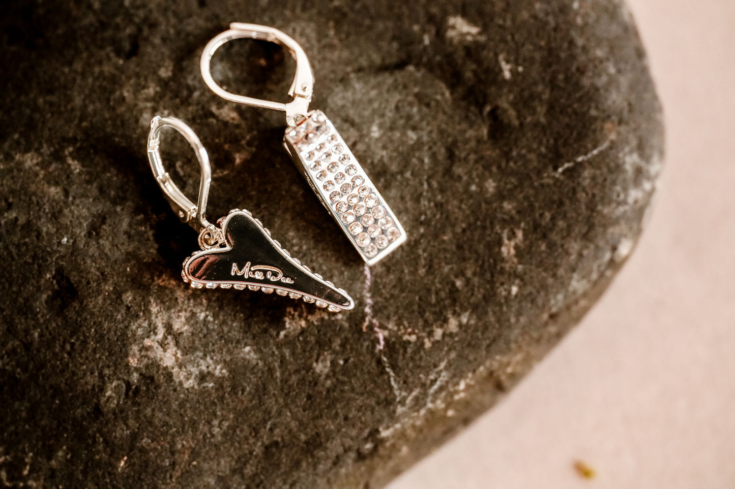 SILVER DIAMANTE HEART EARRINGS *