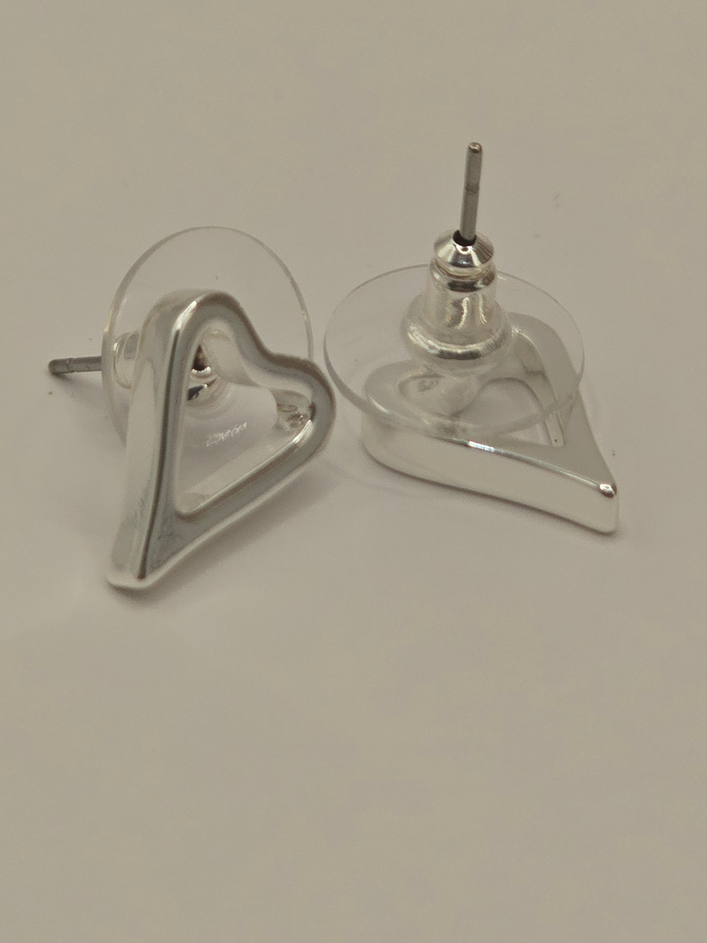 SILVER HOLLOW HEART EARRINGS*