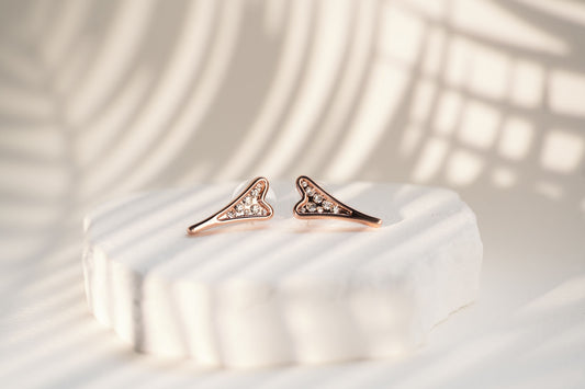 ROSE GOLD DIAMANTE HEART EARRINGS*