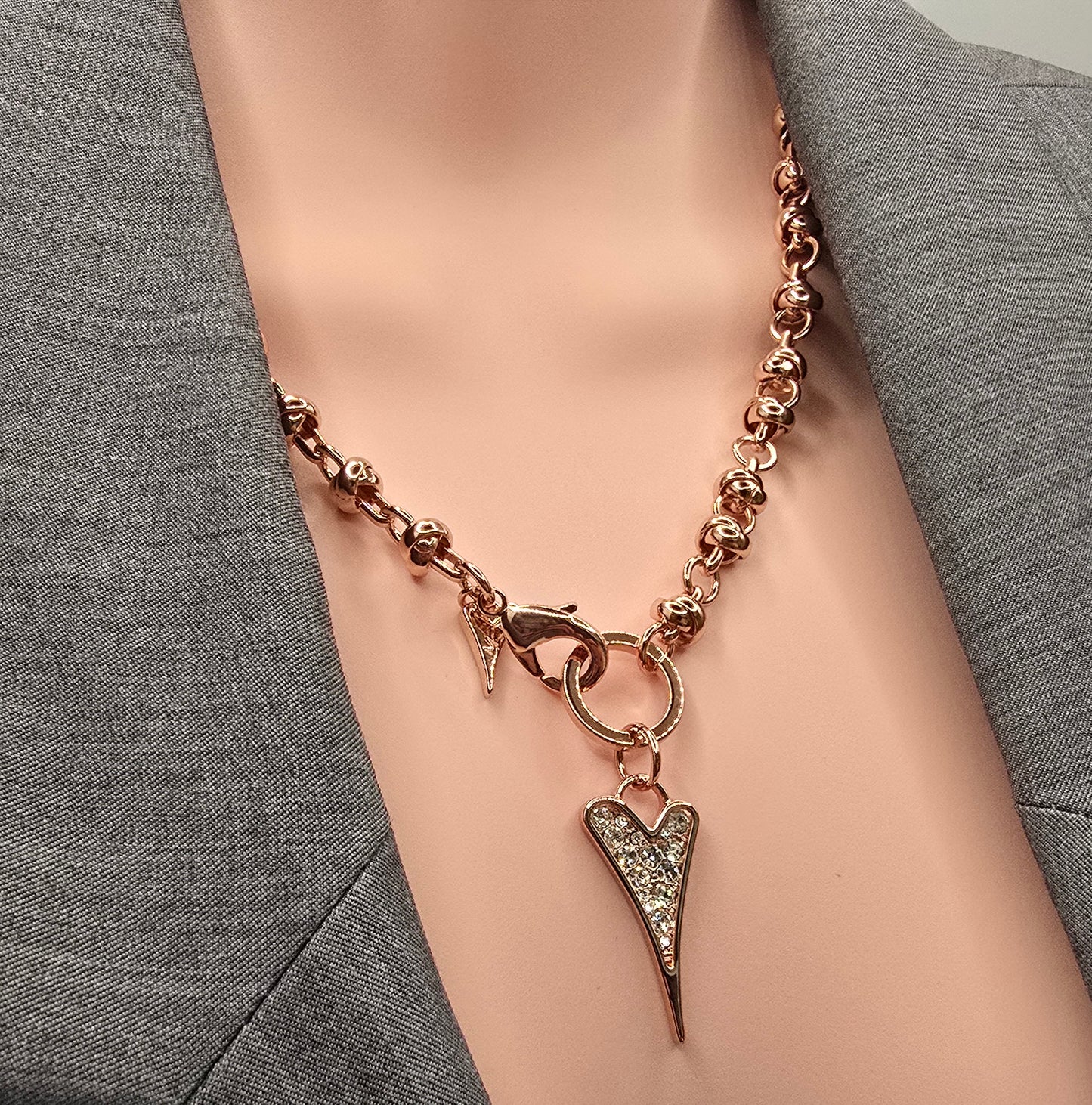ROSE GOLD DIAMANTE HEART NECKLACE*