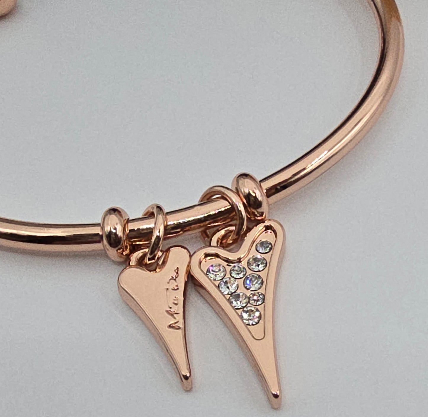 ROSE GOLD DIAMANTE/SOLID LOGO HEART BANGLE*