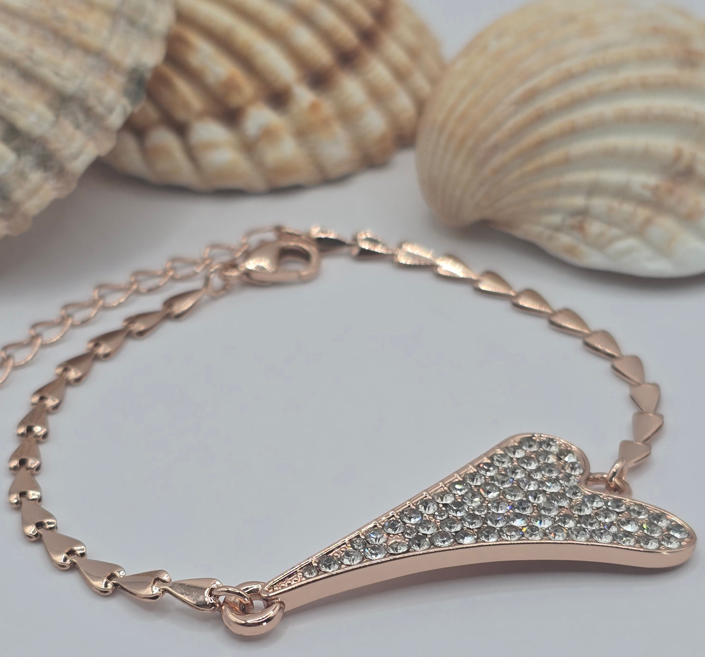 ROSE GOLD DIAMANTE HEART BRACELET *