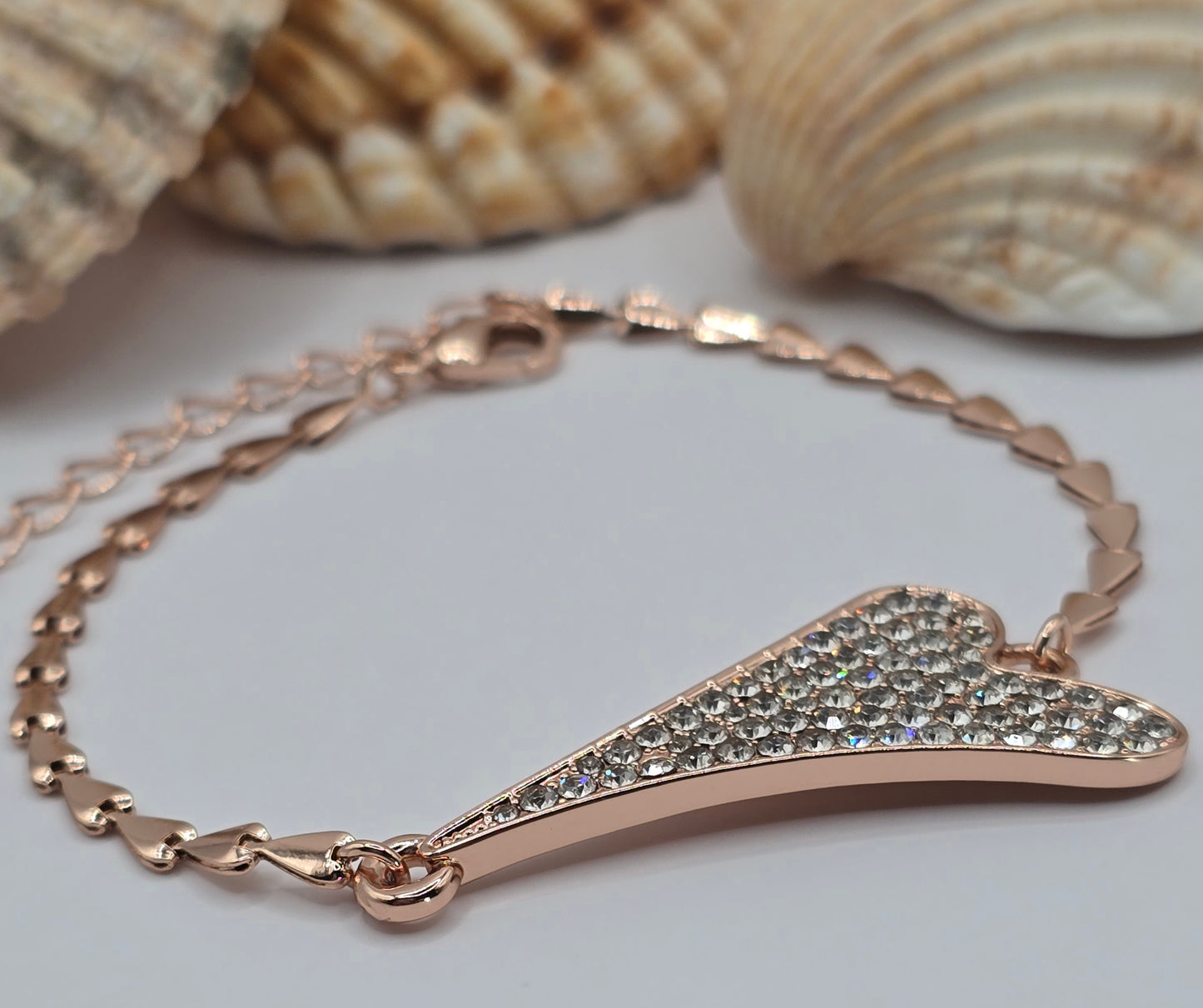 ROSE GOLD DIAMANTE HEART BRACELET *