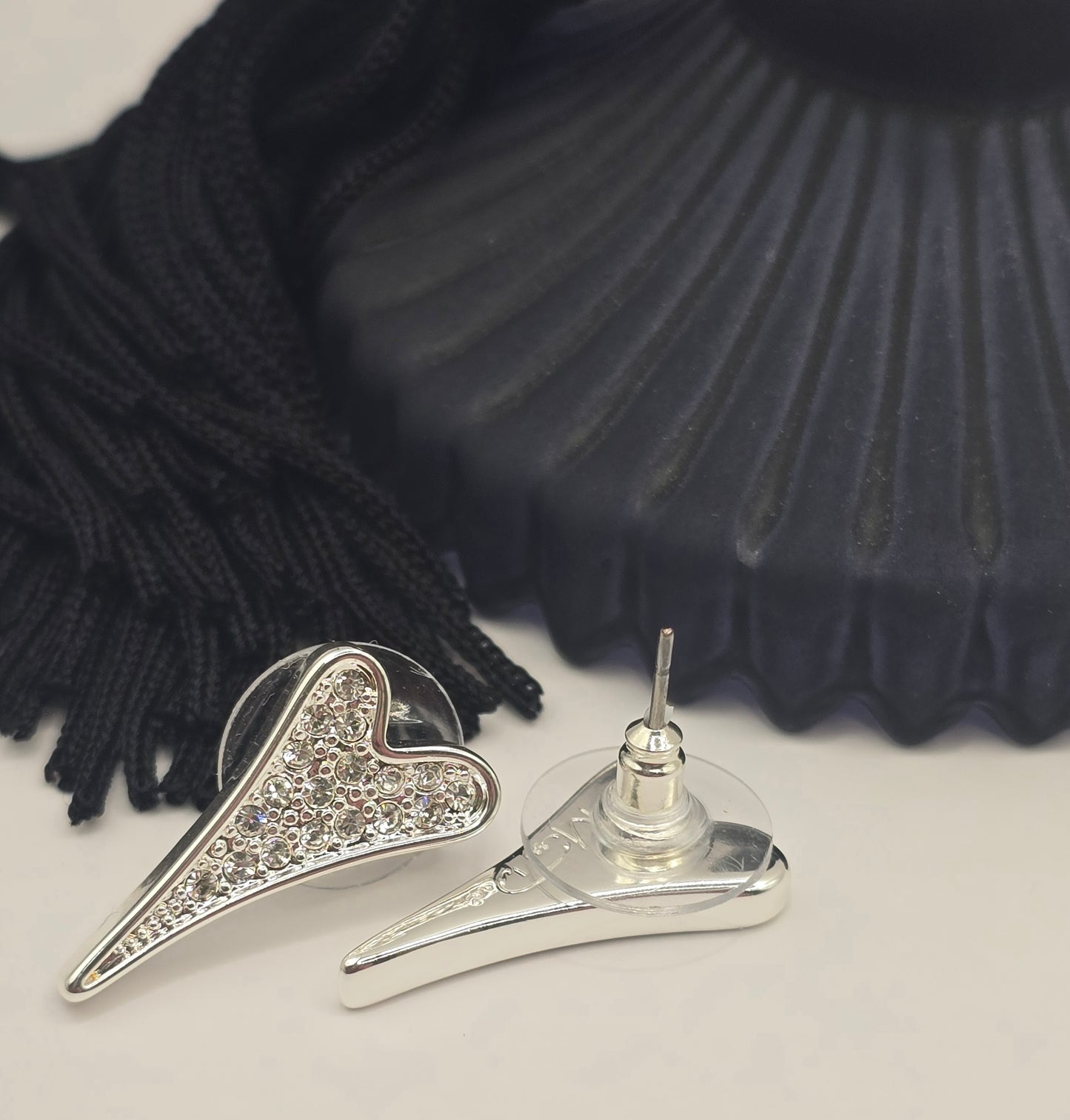 SILVER FULL DIAMANTE HEART STUDS EARRINGS*