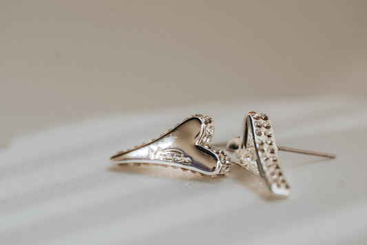 SILVER SMALL CZ HEART EARRINGS*