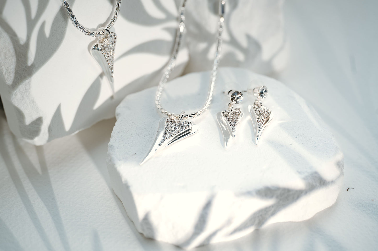 SILVER LONG DOUBLE HEART NECKLACE*