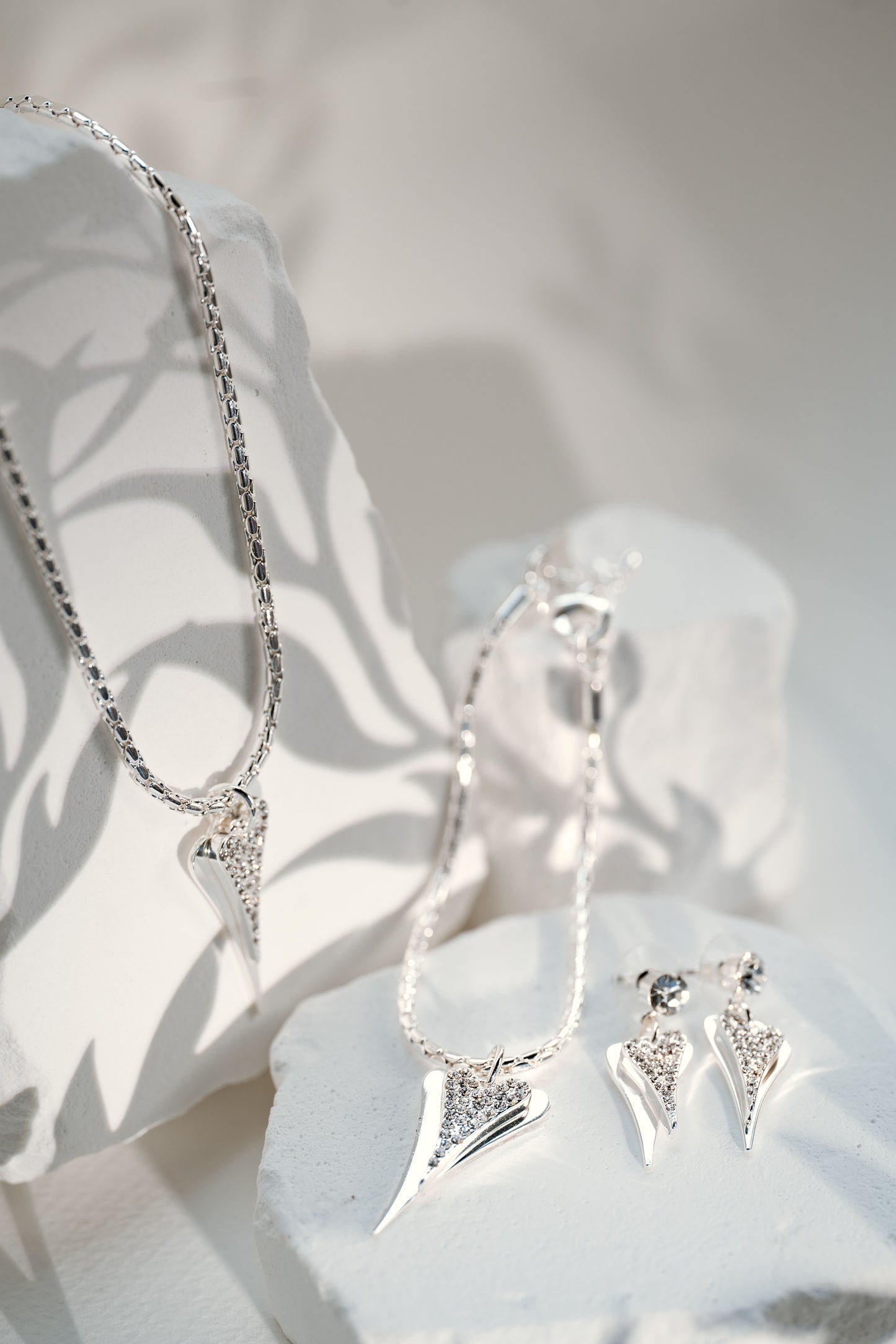 SILVER LONG DOUBLE HEART NECKLACE*