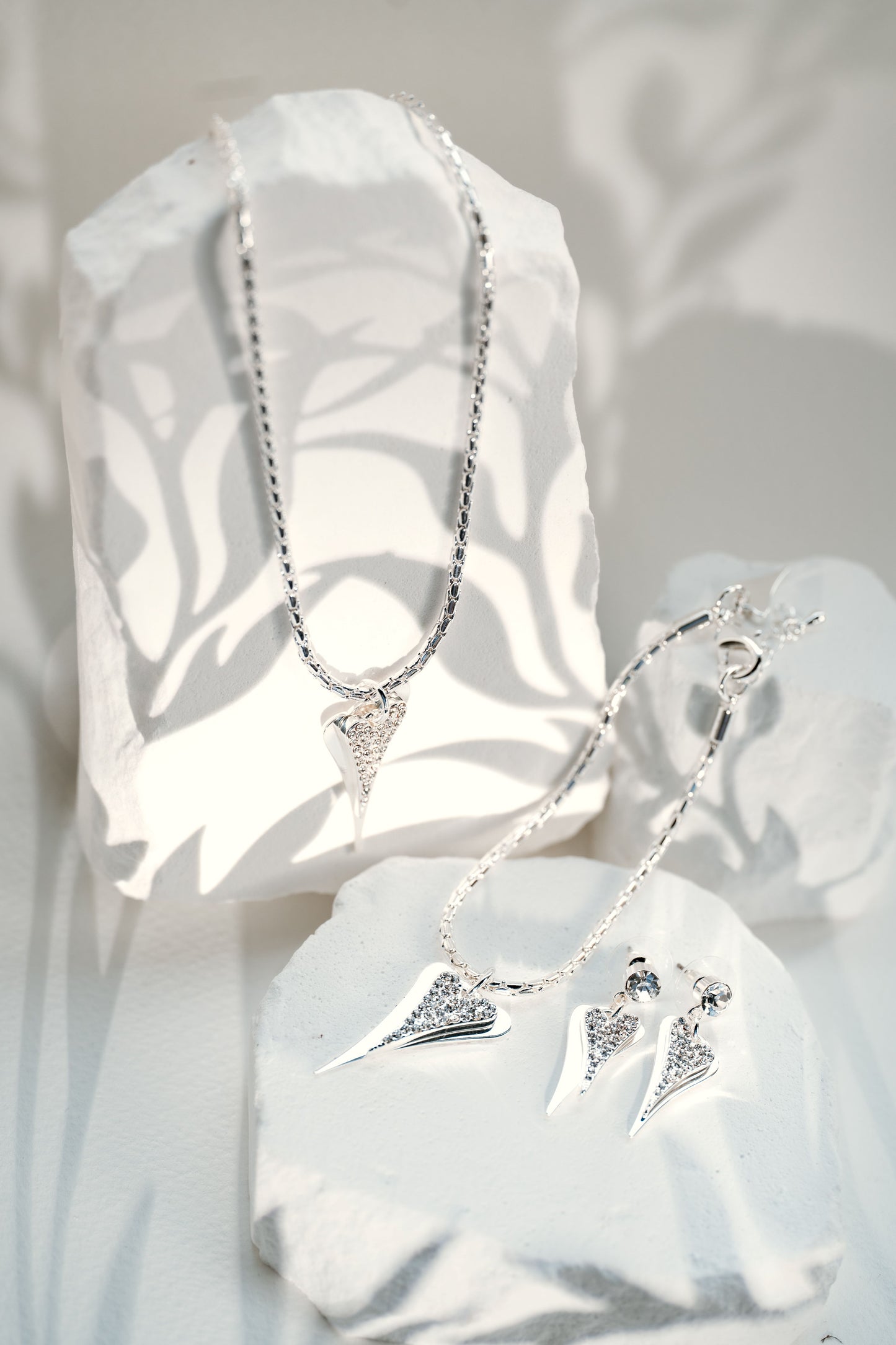 SILVER LONG DOUBLE HEART NECKLACE*