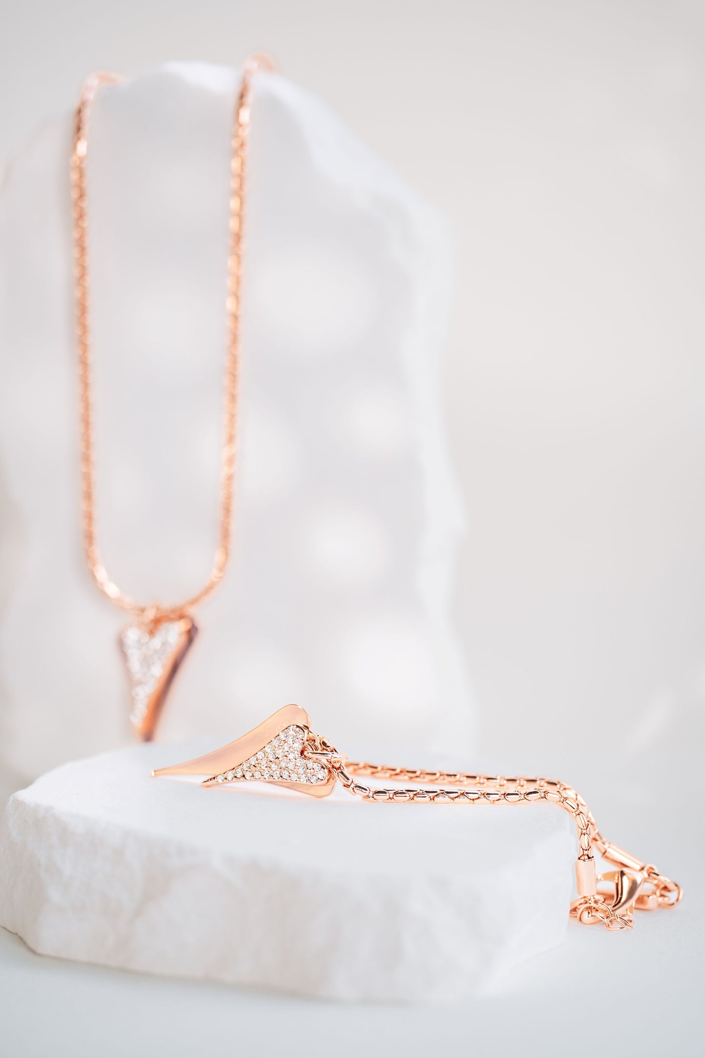 ROSE GOLD DOUBLE HEART BRACELET*