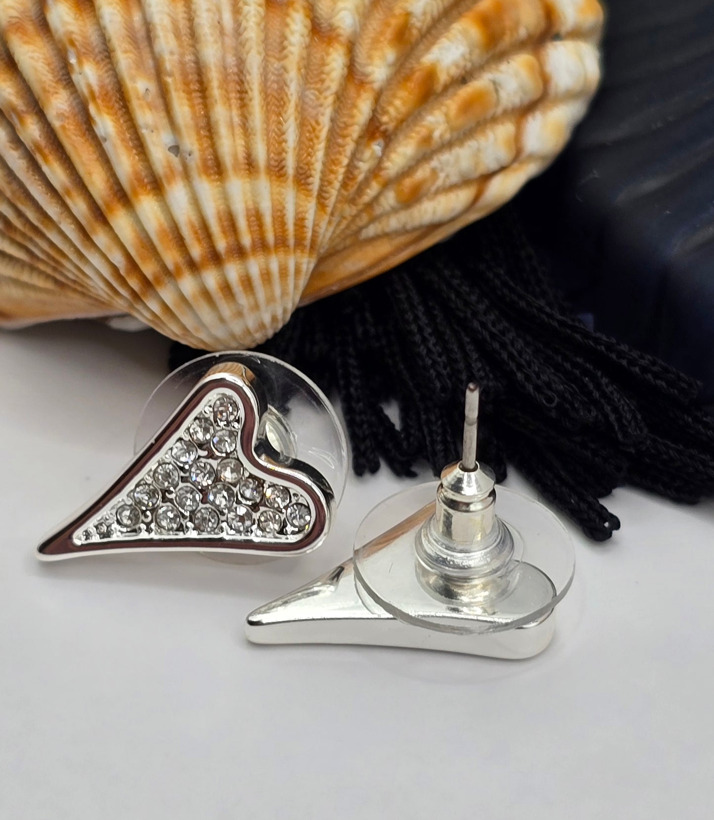 SILVER DIAMANTE HEART STUDS EARRINGS*
