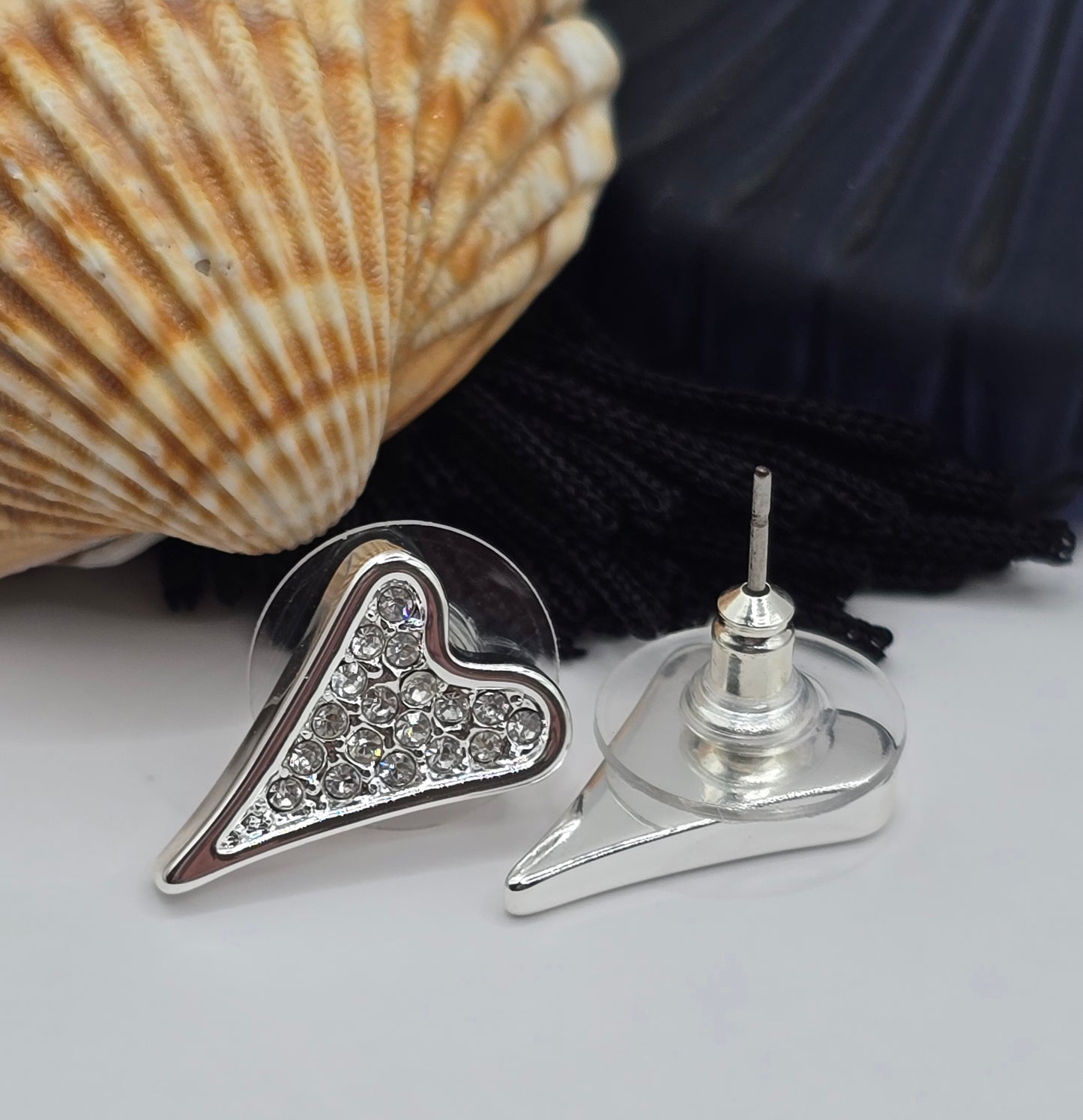 SILVER DIAMANTE HEART STUDS EARRINGS*