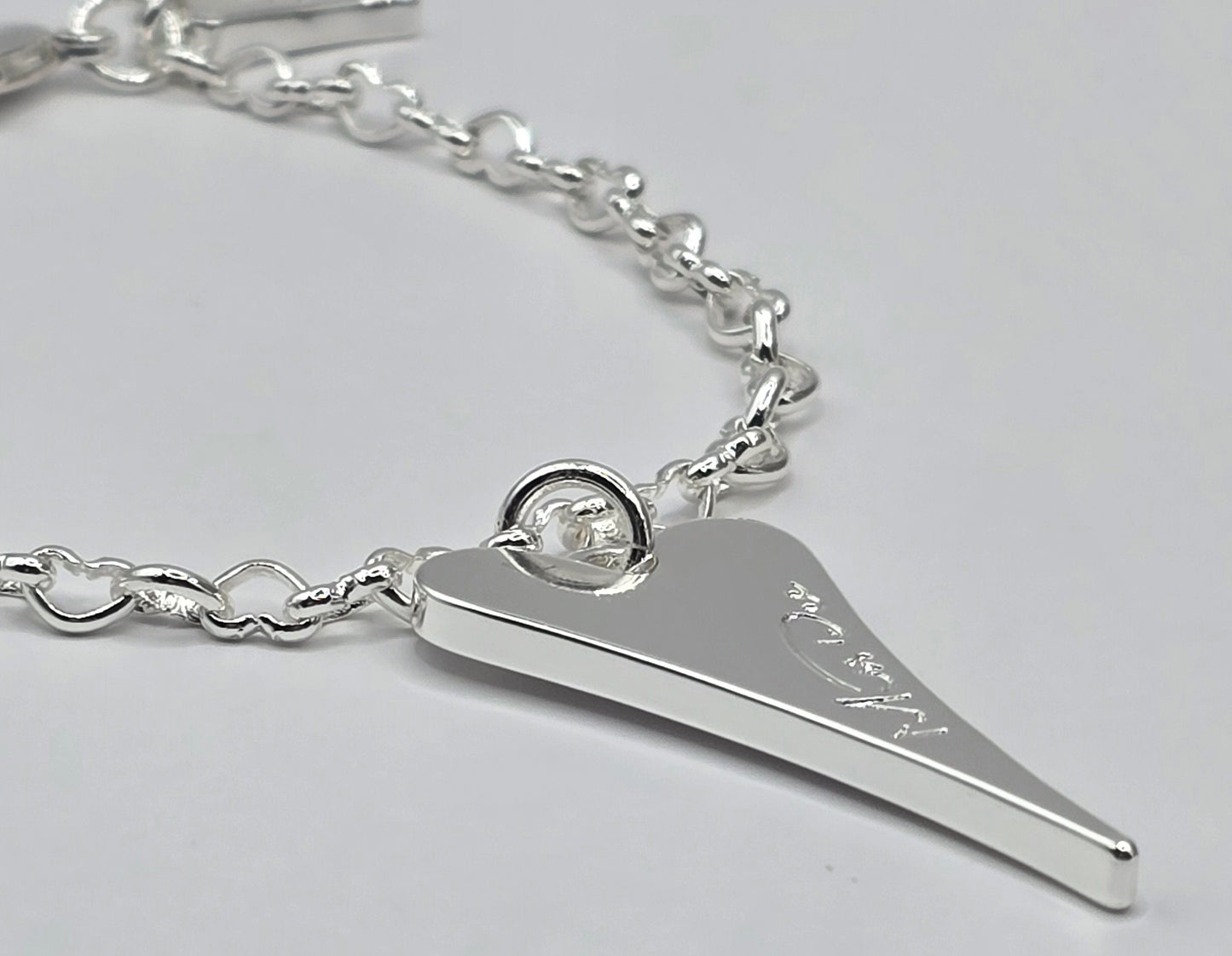 SILVER SOLID BRAND LOGO HEART BRACELET*
