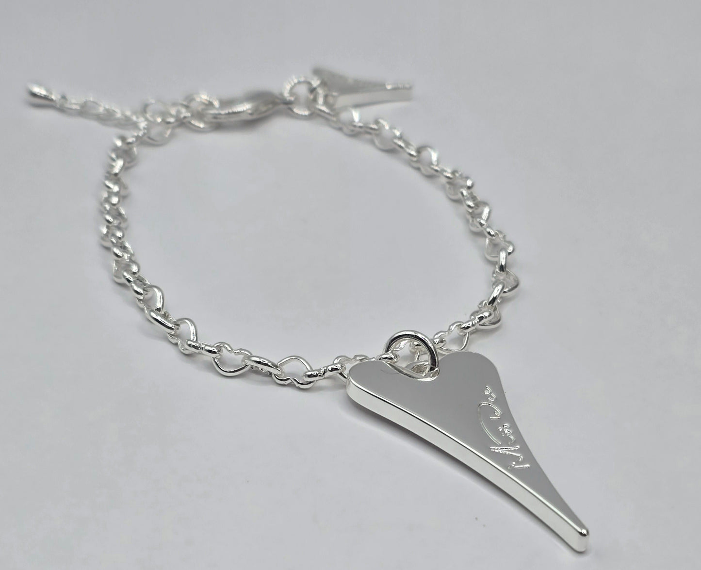 SILVER SOLID BRAND LOGO HEART BRACELET*