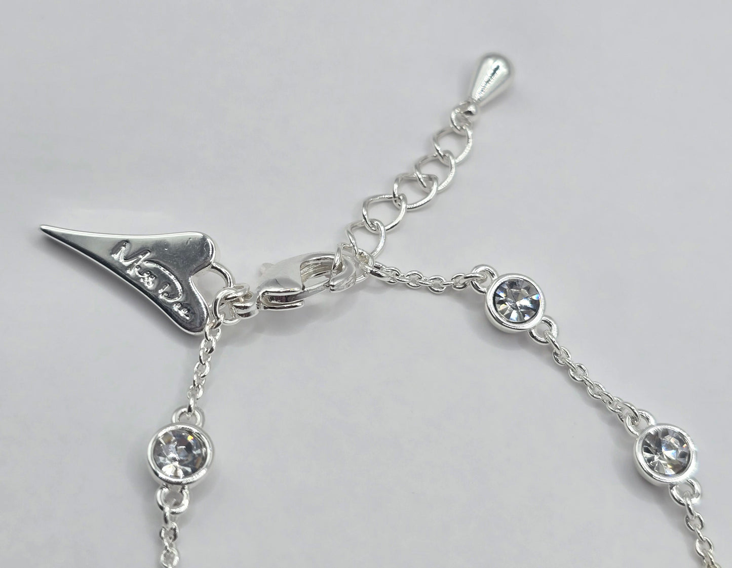 Bracelet Silver Diamante stone chain and Heart pendant*
