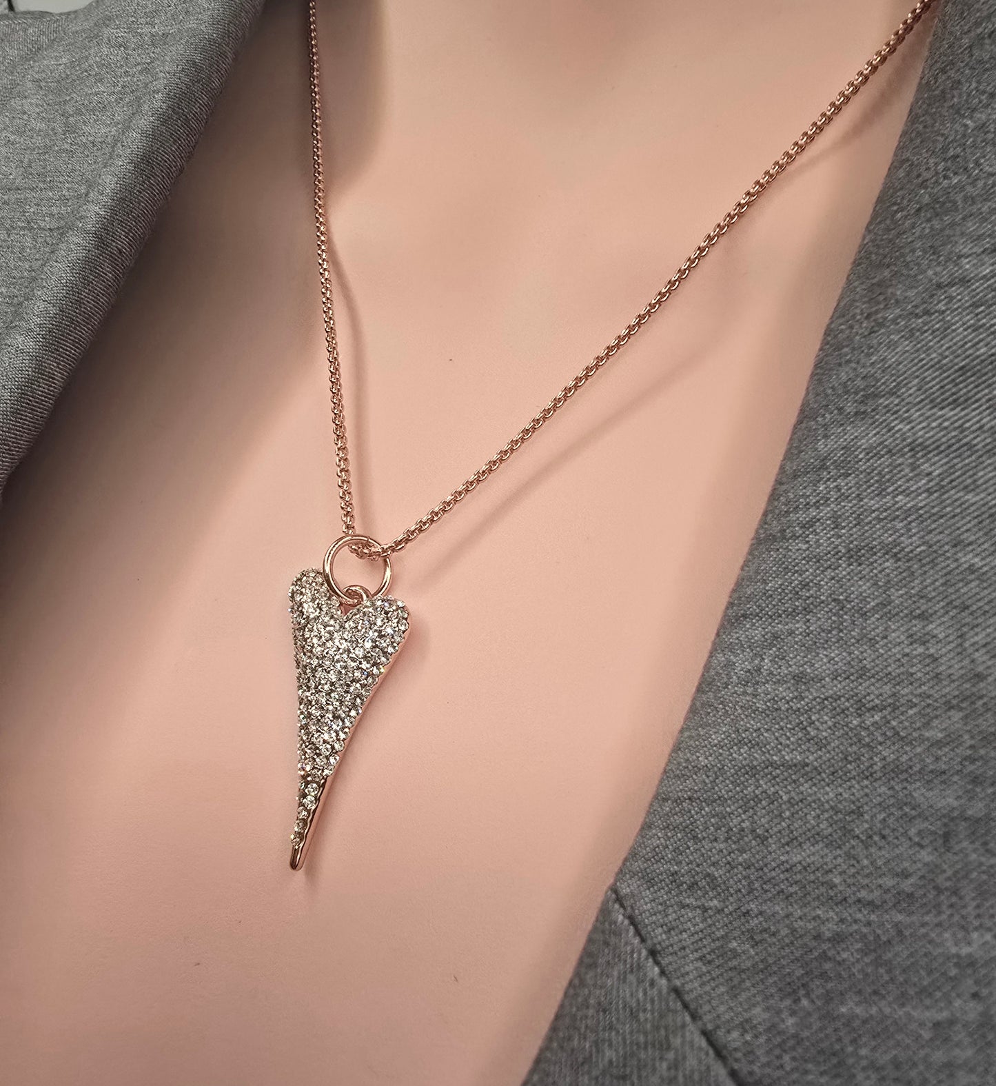 ROSE GOLD DIAMANTE HEART NECKLACE*
