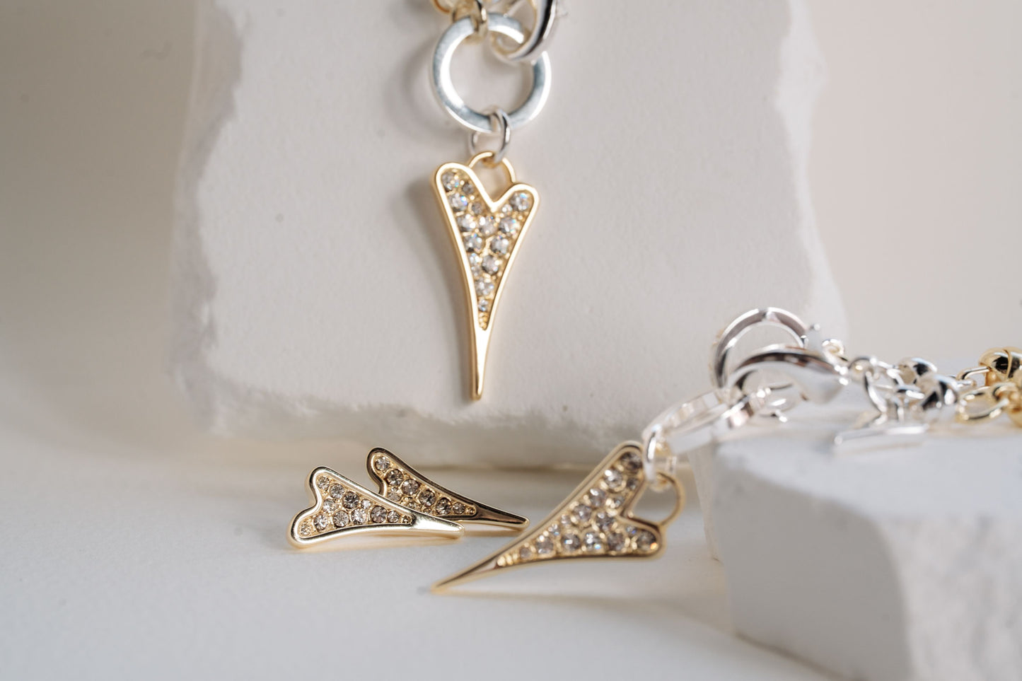 Earrings Yellow Gold Diamante Heart studs