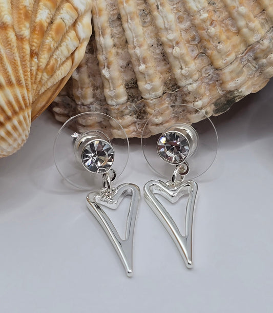 SILVER DIAMANTE STUDS/HOLLOW HEART PENDANT*