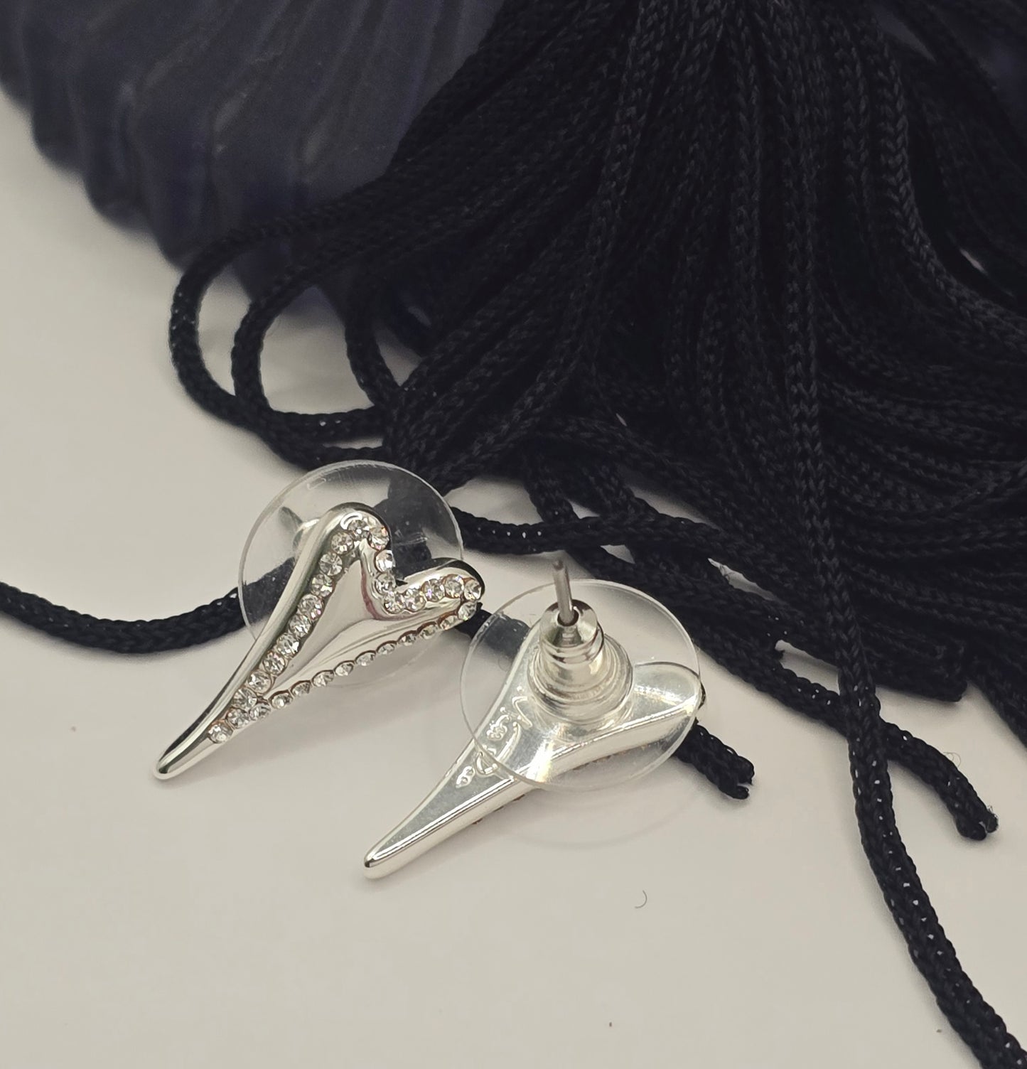 SILVER DIAMANTE HEART STUDS*