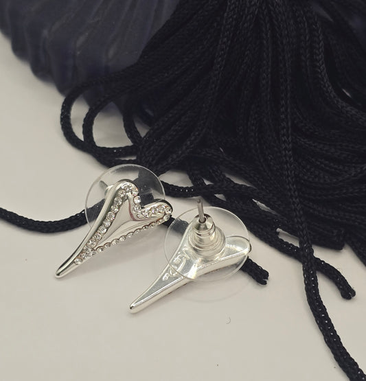 SILVER DIAMANTE HEART STUDS*
