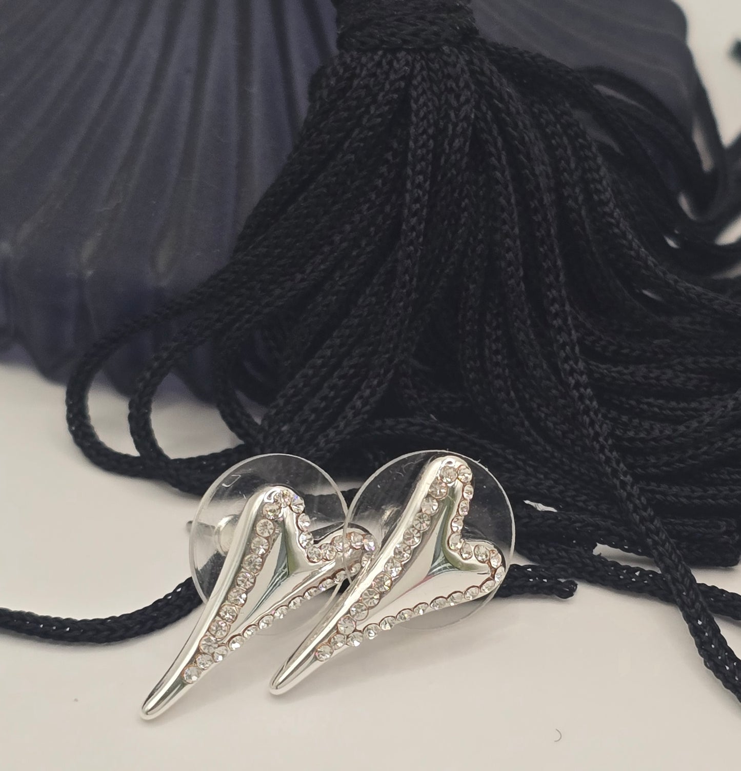SILVER DIAMANTE HEART STUDS*