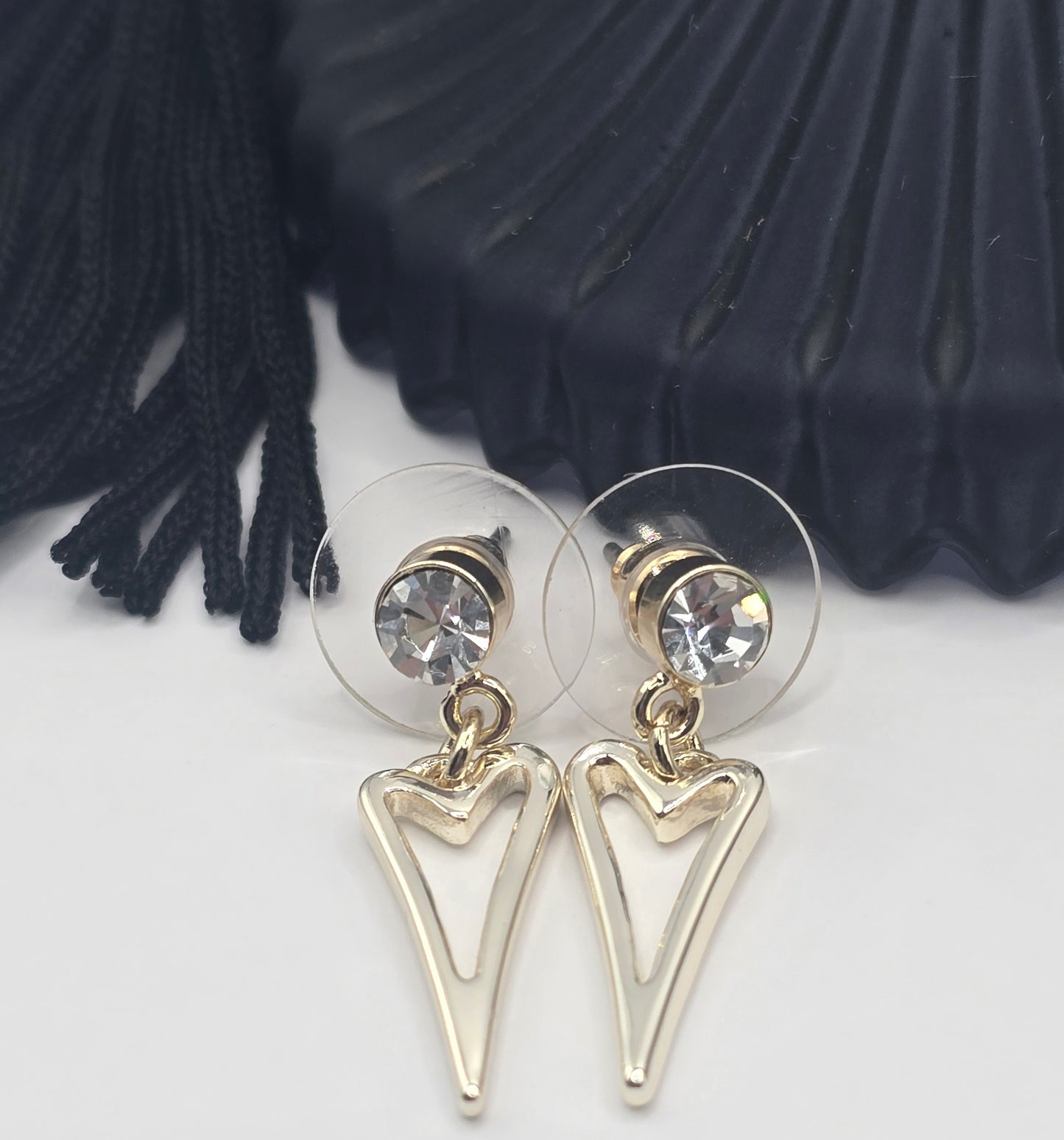 YELLOW GOLD DIAMANTE STUDS/HOLLOW HEART PENDANT*