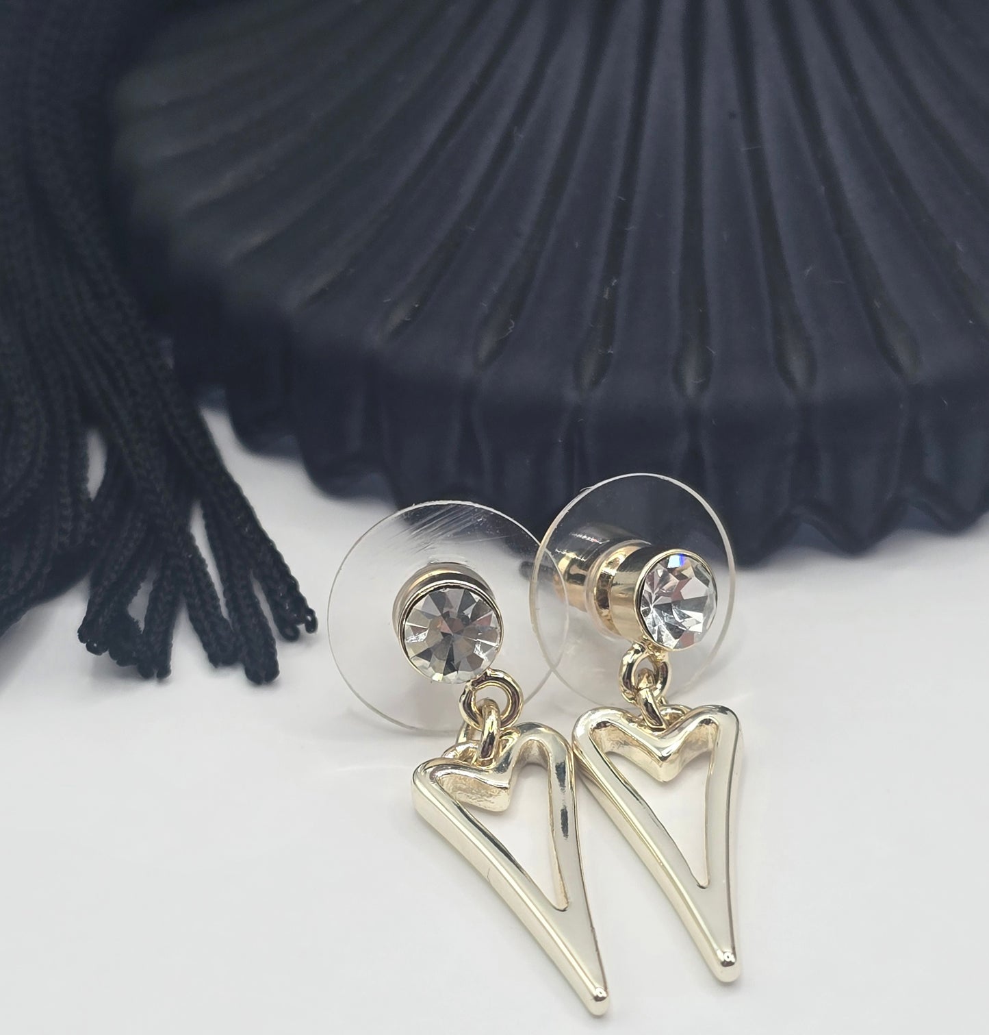 YELLOW GOLD DIAMANTE STUDS/HOLLOW HEART PENDANT*
