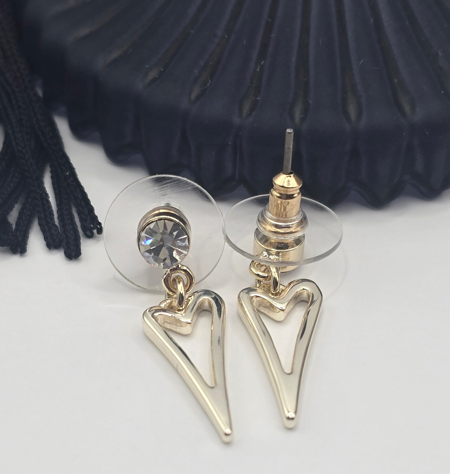 YELLOW GOLD DIAMANTE STUDS/HOLLOW HEART PENDANT*