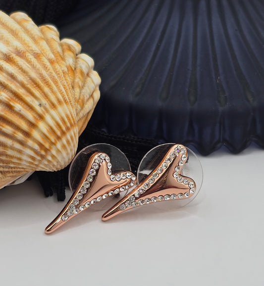 ROSE GOLD DIAMANTE HEART EARRINGS*