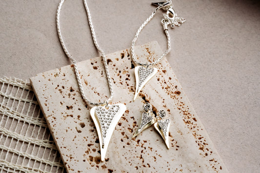 NEW!!! LONG  70CM YELLOW GOLD/SILVER NECKLACE *