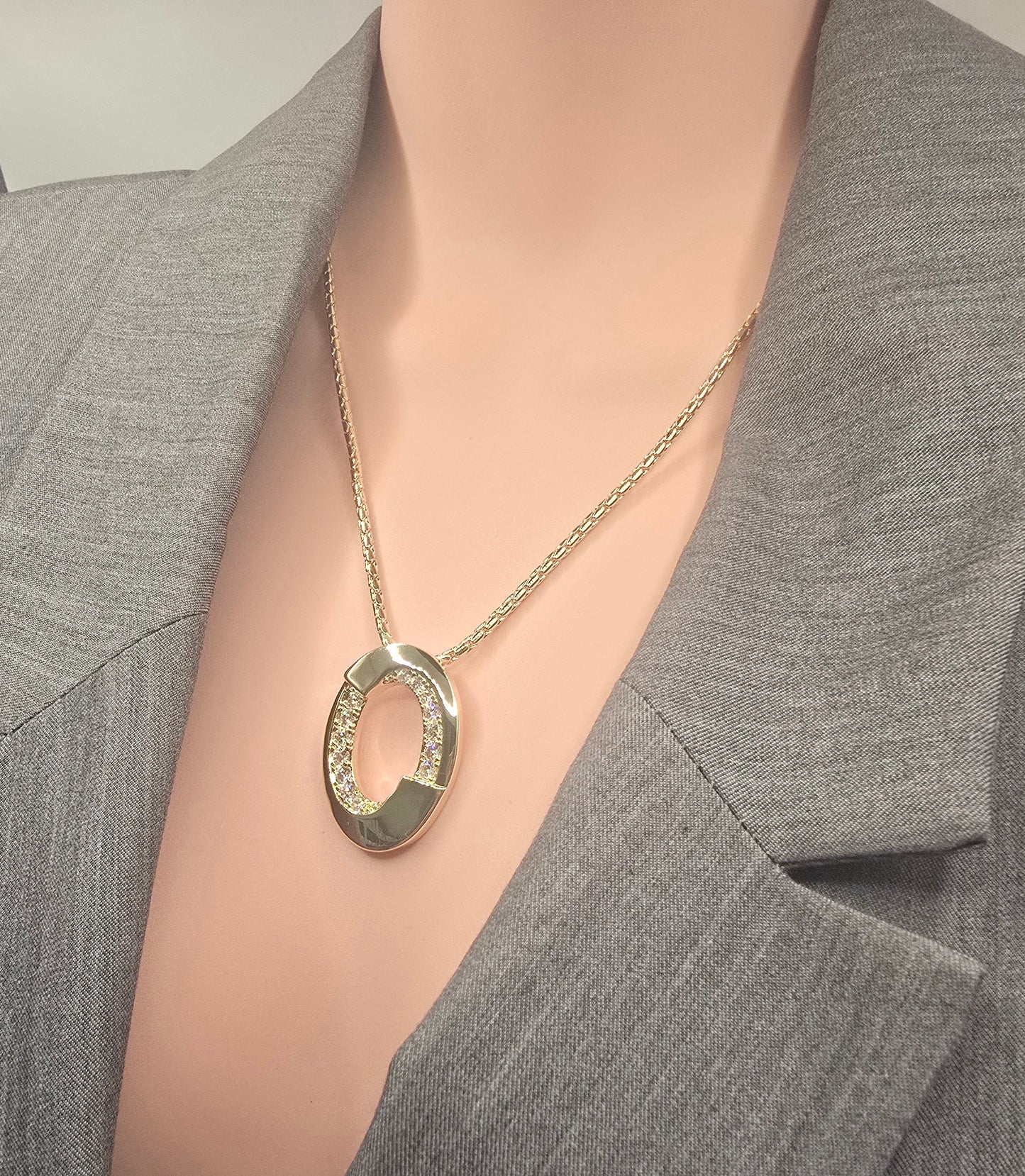 YELLOW GOLD NECKLACE*
