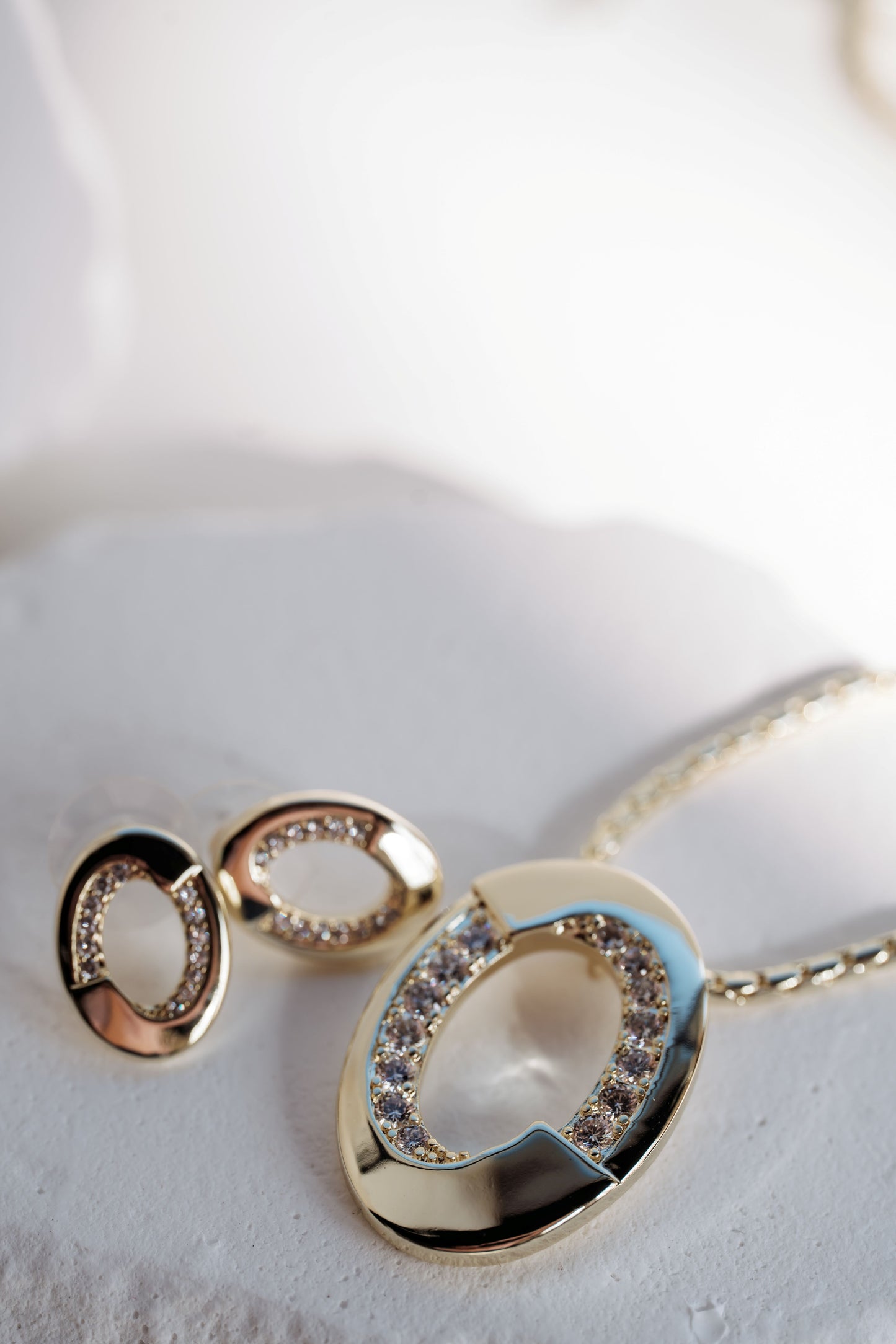 YELLOW GOLD NECKLACE*