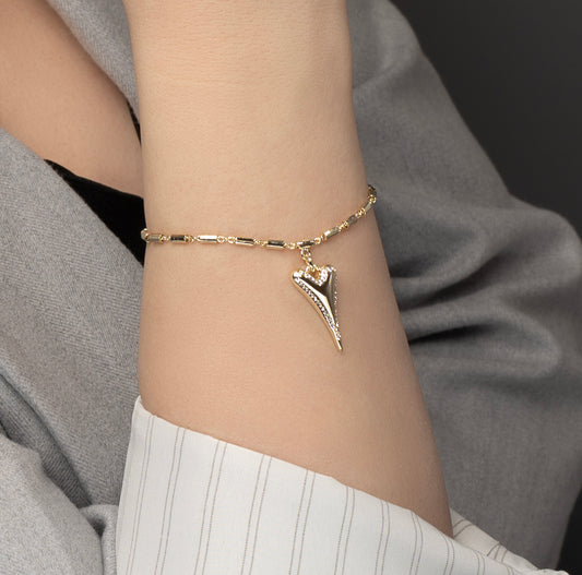 YELLOW GOLD DIAMANTE HEART BRACELET*