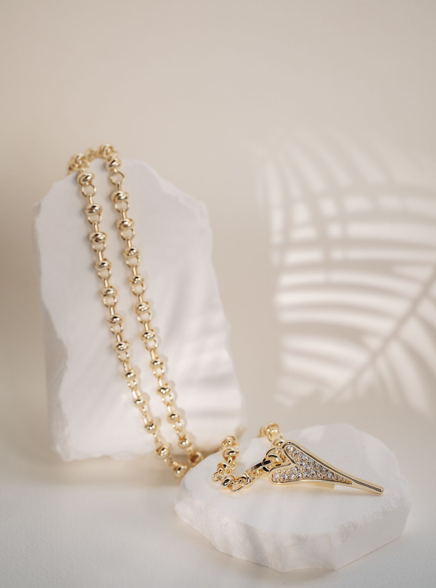 NEW!!! Necklace Yellow Gold Knot 70cm chain with Diamante Heart