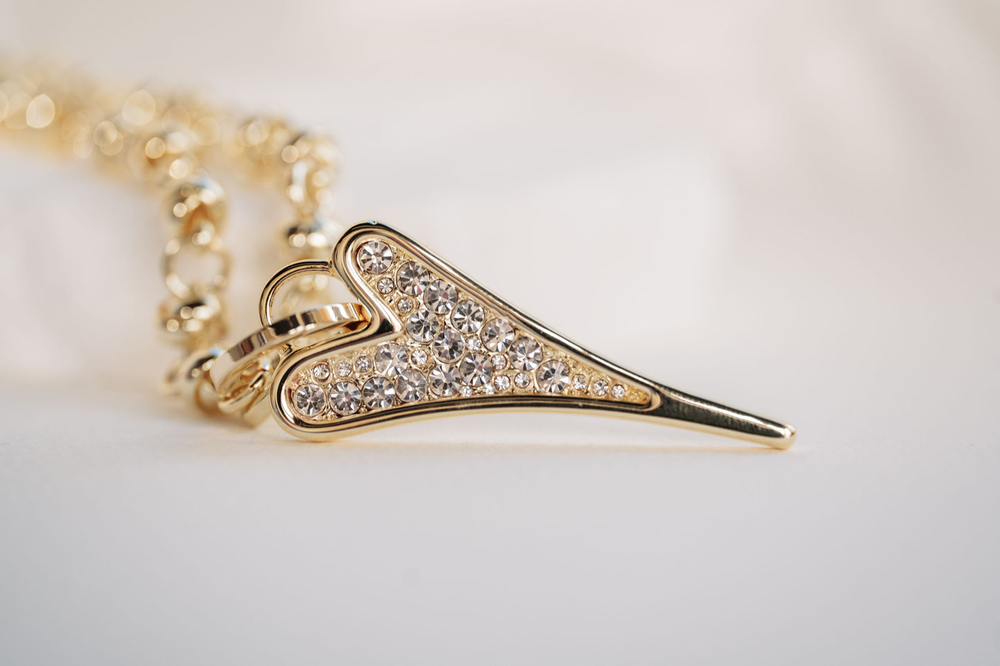 NEW!!! Necklace Yellow Gold Knot 70cm chain with Diamante Heart