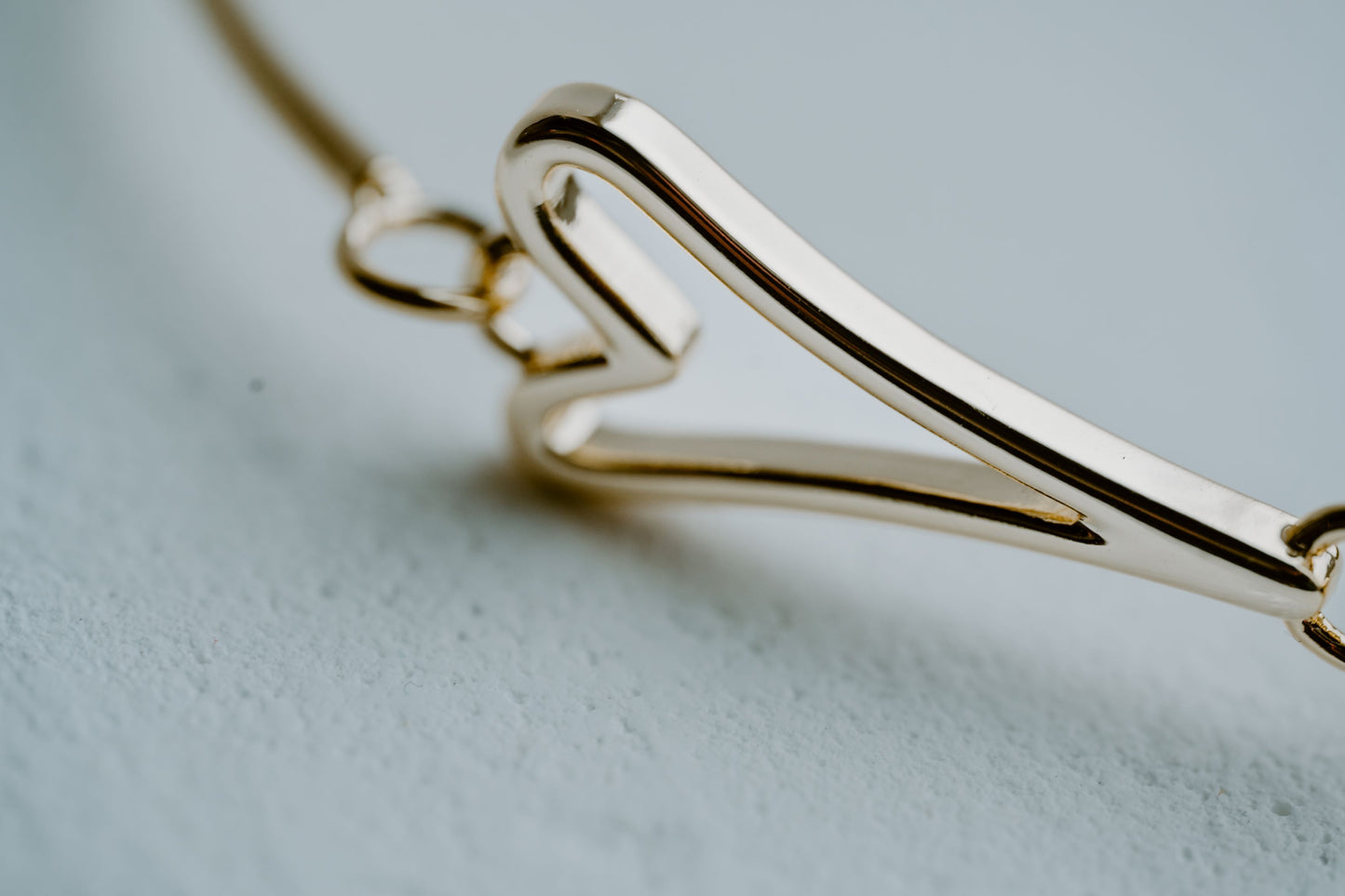 YELLOW GOLD HOLLOW HEART CUF BANGLE *