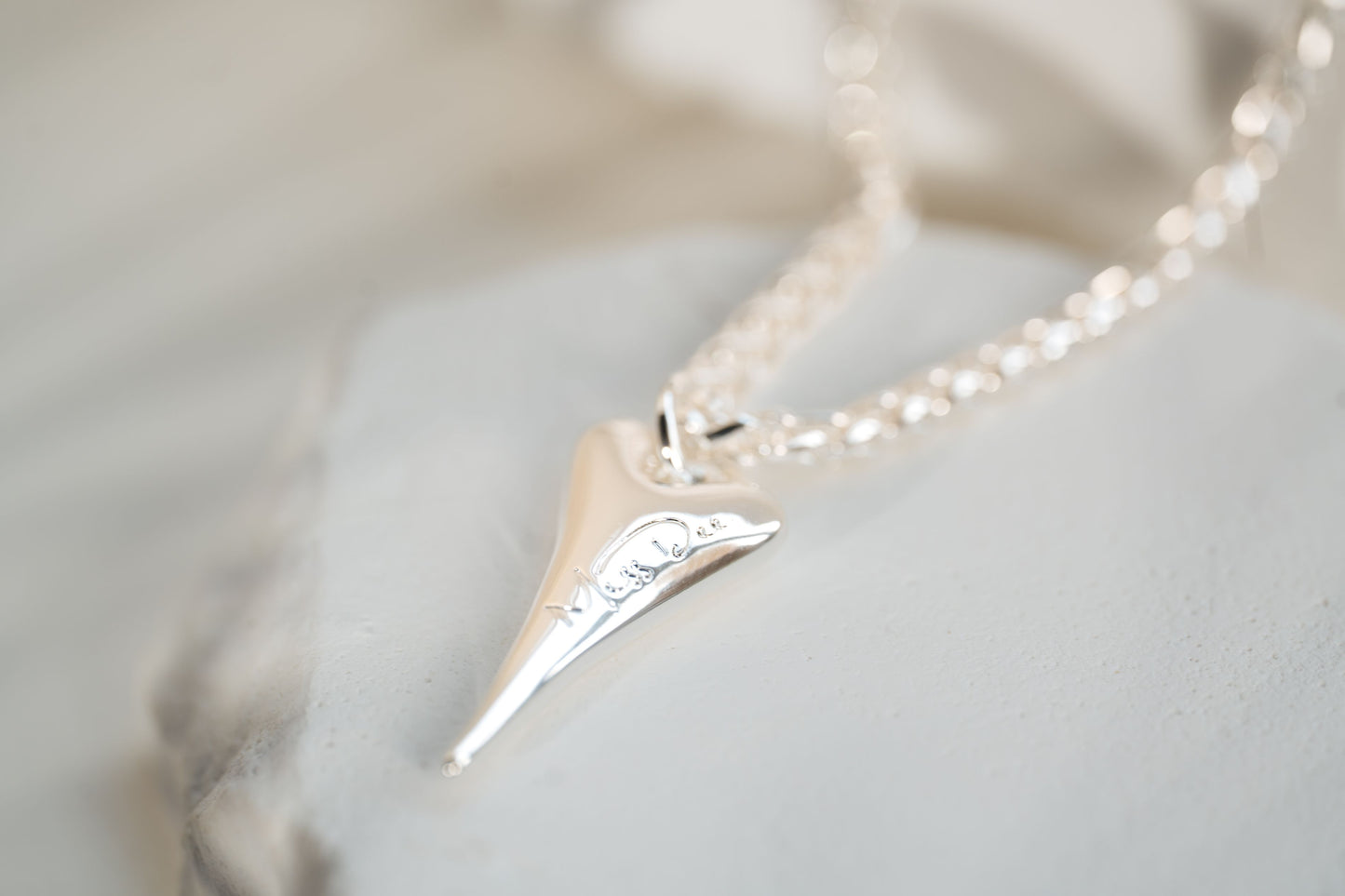 SILVER SOLID HEART NECKLACE*